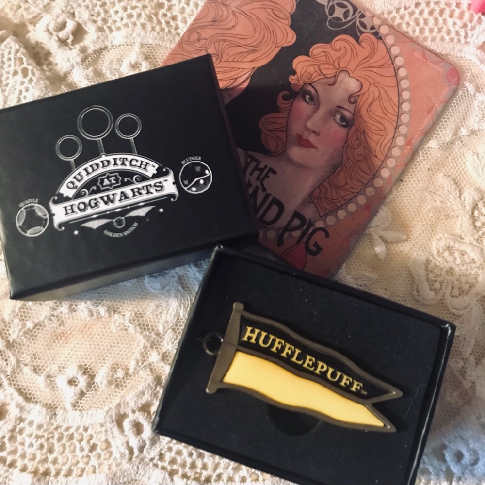 Hufflepuff quidditch keychain